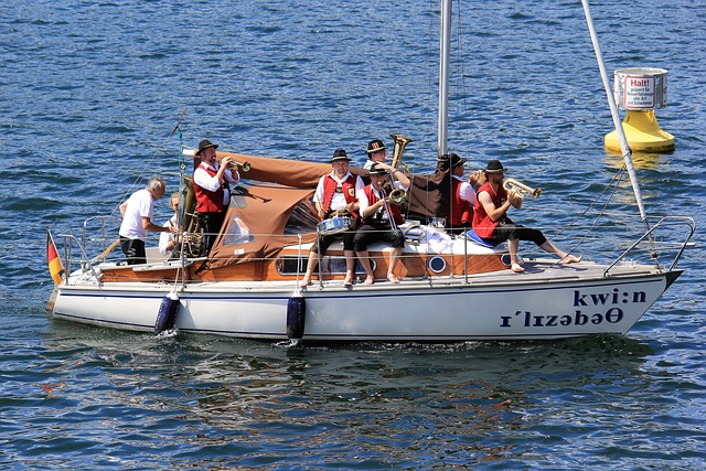 时刻挺身而 时刻挺身而